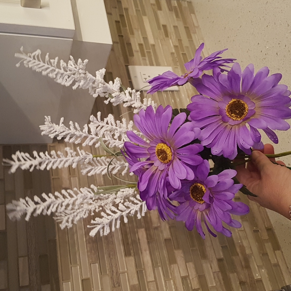 Purple White Artificial Flowers with Artificiel Leave